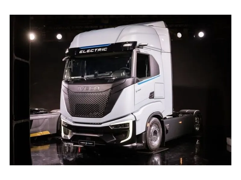 IVECO S-eWay Artic electric semi truck